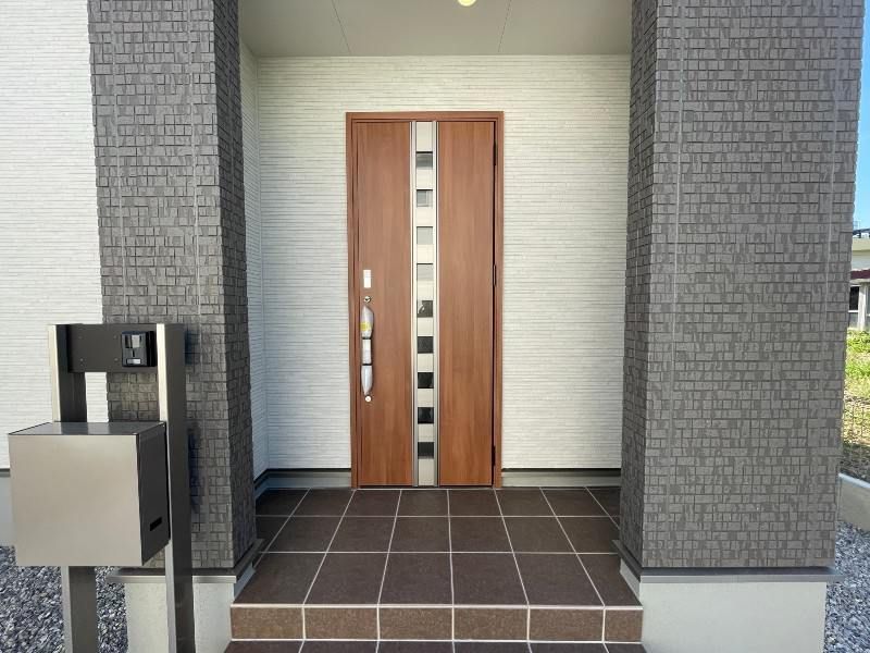 New 3LDK House in Uruma City, Okinawa with 3 Car Parks - Thumbnail 4
