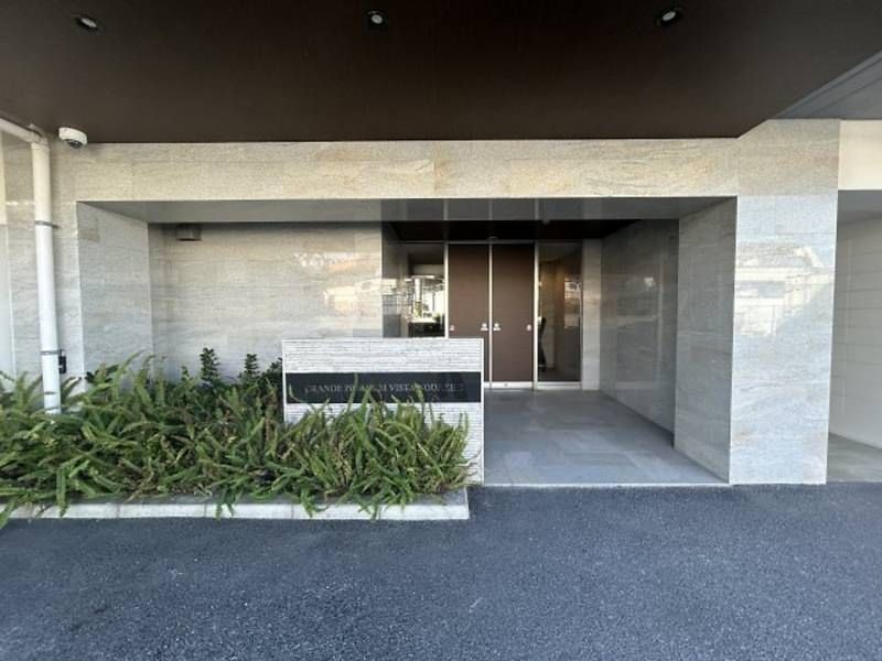 Renovated 2LDK Condo in Ginowan, Okinawa with Pet-Friendly Features - Thumbnail 3