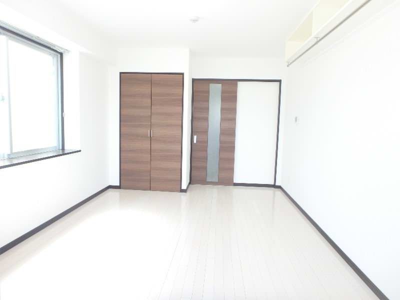 1K Apartment for Rent in Nishizaki, Itoman, Okinawa - Thumbnail 4