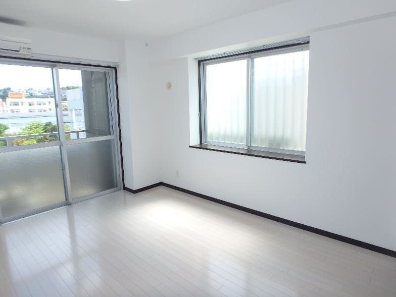 1K Apartment for Rent in Nishizaki, Itoman, Okinawa - Thumbnail 2