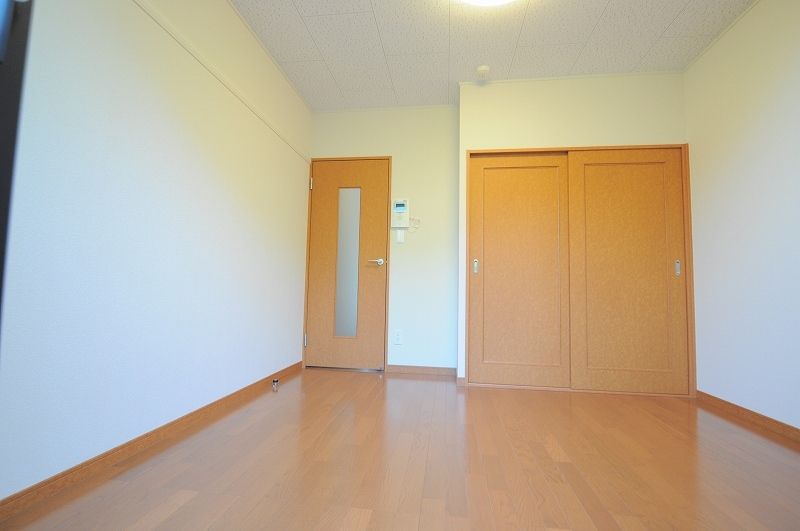 1K Apartment for Rent in Ginowan City, Okinawa - Thumbnail 4