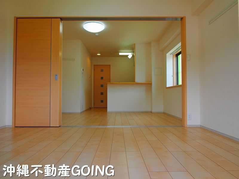 1LDK Apartment for Rent in Naha Kume, Okinawa - 76,000 Yen - Thumbnail 4