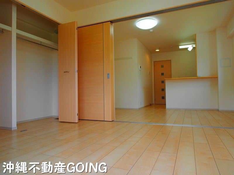1LDK Apartment for Rent in Naha Kume, Okinawa - 76,000 Yen - Thumbnail 2