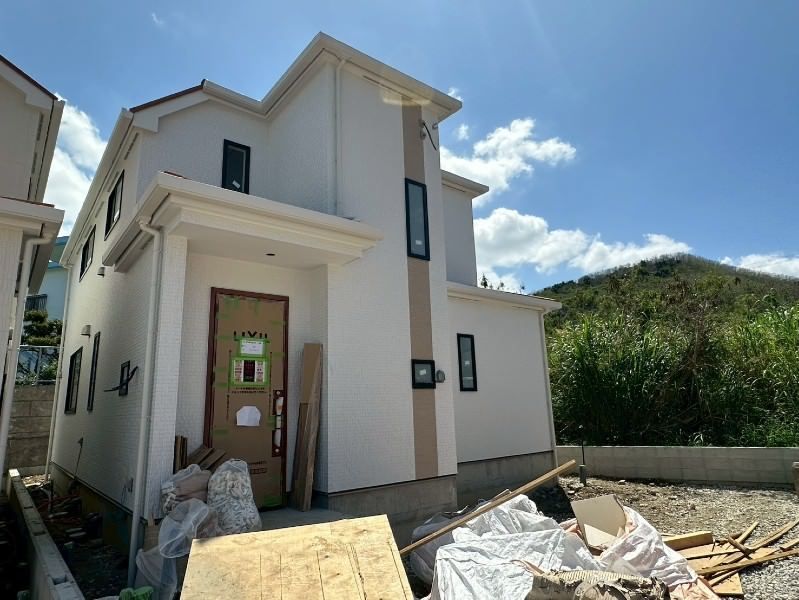 New 4LDK House for Sale in Tomigusuku, Okinawa - 2026 Build - Thumbnail 3