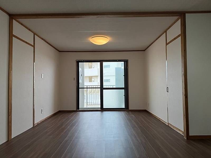 1LDK Apartment for Rent in Okinawa City, Uezu 3-chome - Thumbnail 4