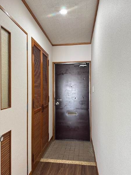 1LDK Apartment for Rent in Okinawa City, Uezu 3-chome - Thumbnail 3