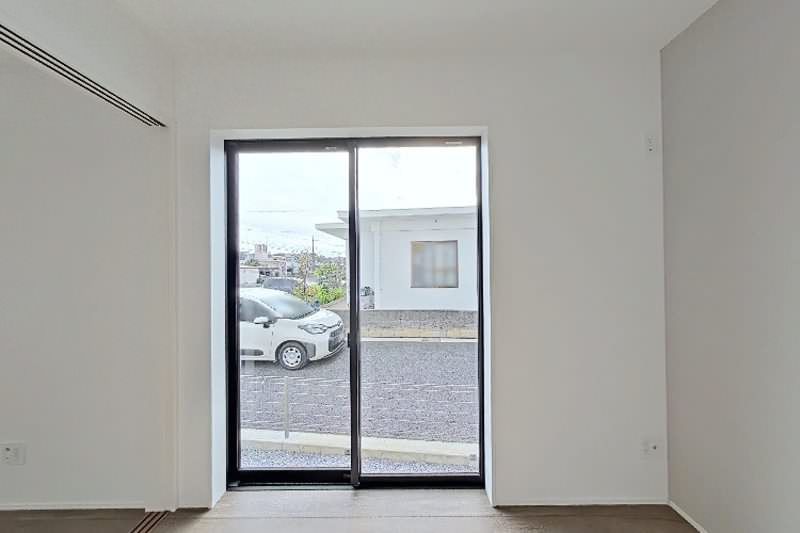 New 4LDK ZEH House in Uruma City, Okinawa with Walk-in Closets - Thumbnail 4