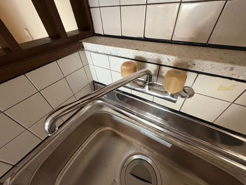 2DK Apartment for Rent in Naha Izumizaki with Elevator - Thumbnail 4