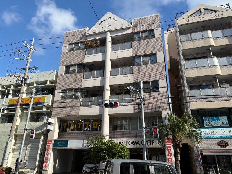 2DK Apartment for Rent in Naha Izumizaki with Elevator - Thumbnail 2