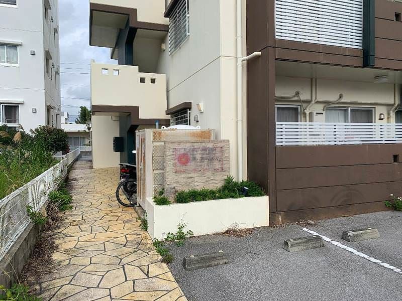 3DK Apartment for Rent in Yonabaru, Okinawa with Free Parking - Thumbnail 3