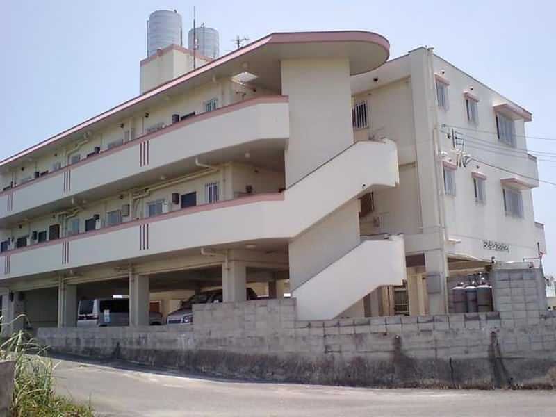 2DK Apartment for Rent in Yonabaru-cho, Okinawa - Thumbnail 3