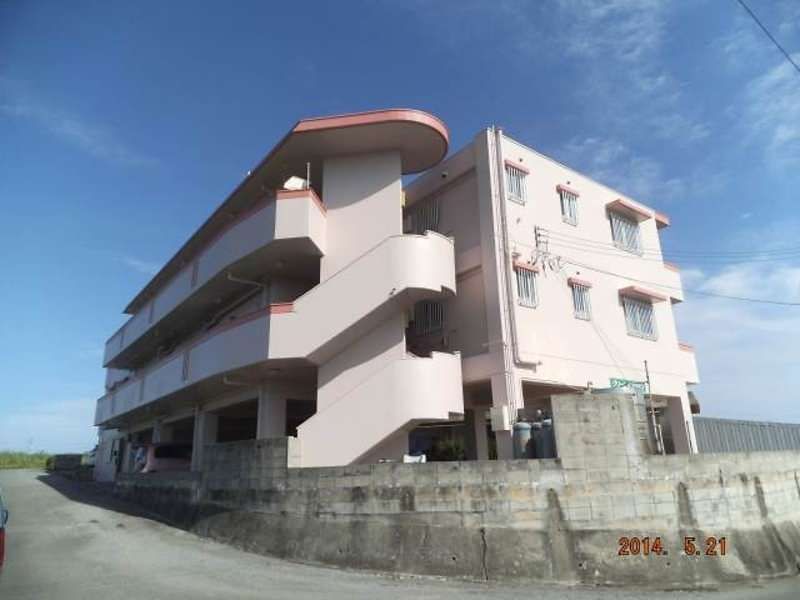 2DK Apartment for Rent in Yonabaru-cho, Okinawa - Thumbnail 2