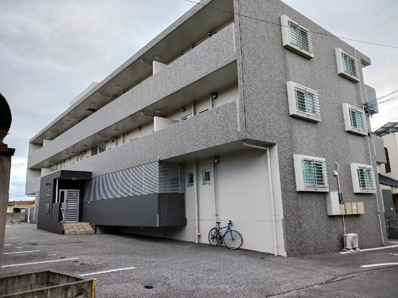 2018-Built 3LDK Apartment for Rent in Haebaru, Okinawa - Thumbnail 3