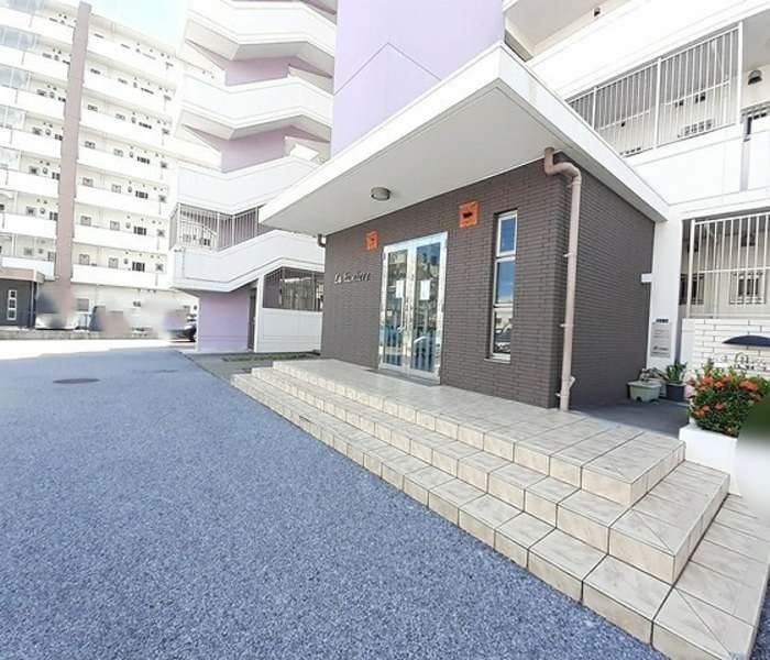 1LDK Apartment for Rent in Okinawa City Central, Okinawa - Thumbnail 4