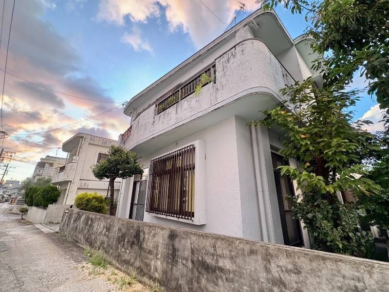 2LDK Detached House for Sale in Ginowan, Okinawa - Thumbnail 2