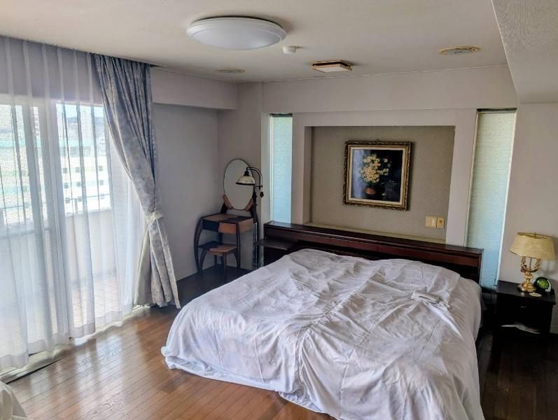 Spacious 3LDK Apartment with Panoramic Views in Naha, Okinawa - Thumbnail 2