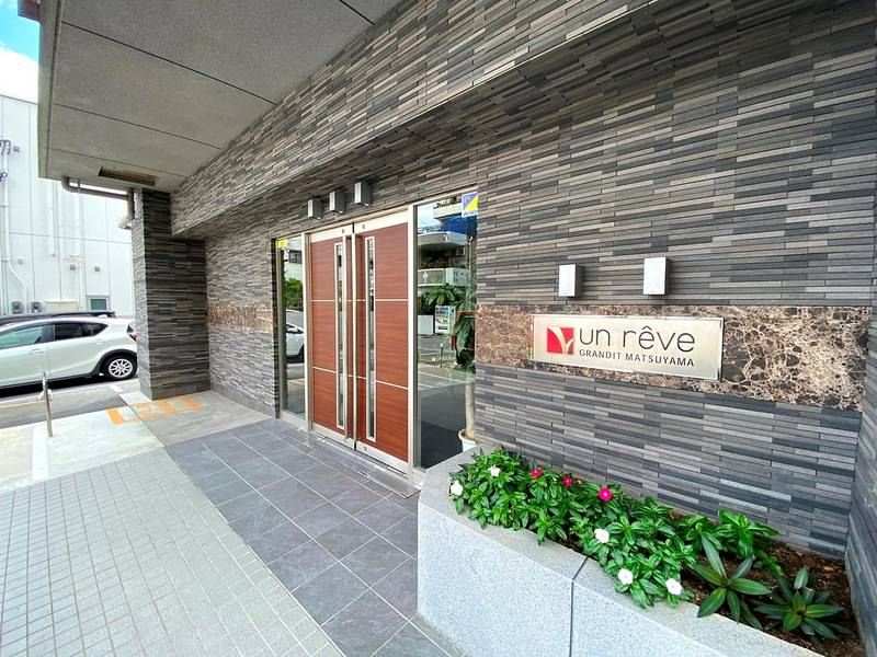 Top-Floor 3LDK Ocean View Apartment for Rent in Naha, Okinawa - Thumbnail 3