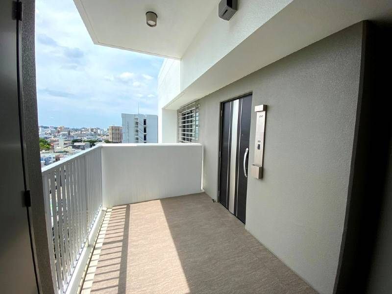 Top-Floor 3LDK Ocean View Apartment for Rent in Naha, Okinawa - Thumbnail 2