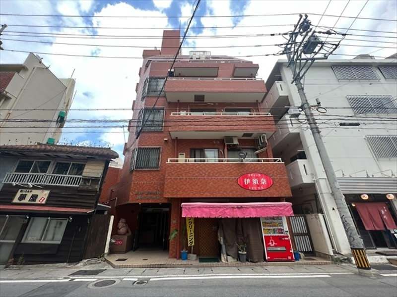 2LDK Condo for Sale in Naha Makishi, Near Miebashi Station - Image 1