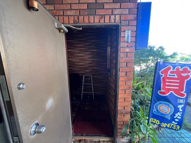 Vacant Shop for Rent in Goya Building, Ginowan, Okinawa - Thumbnail 2