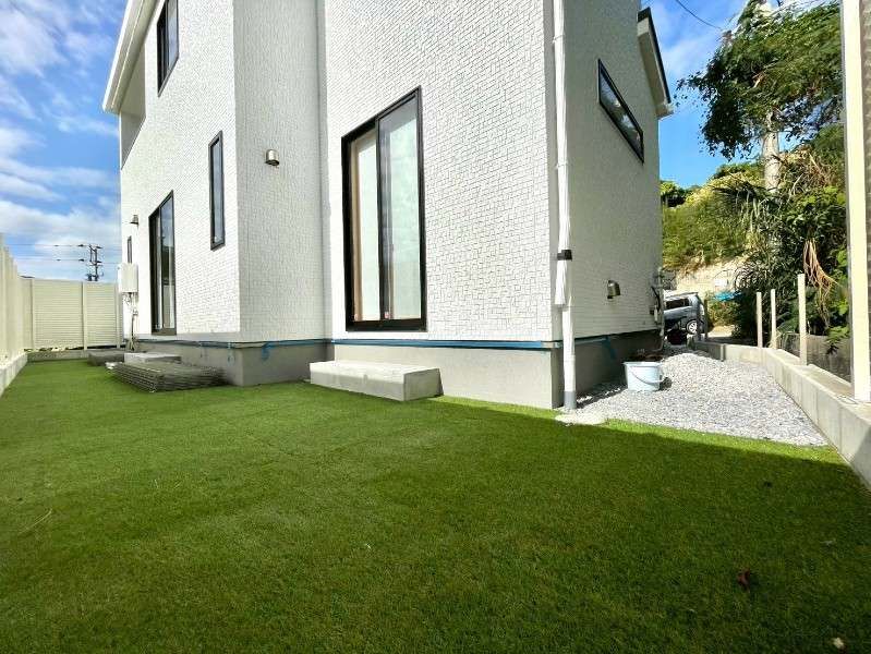 New 4LDK House with Garden in Okinawa City | 2025 Completion - Thumbnail 2