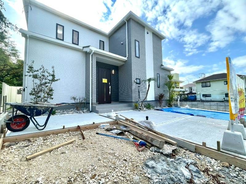 New 4LDK House with Garden in Okinawa City | 2025 Completion - Thumbnail 3