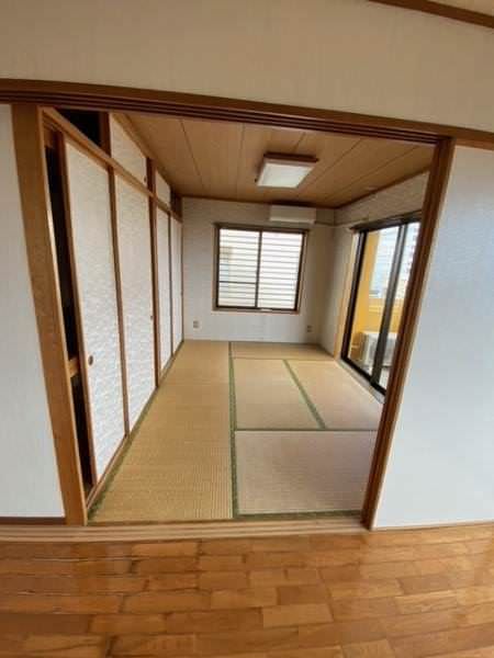 Spacious 4DK Apartment for Rent in Naha Ameku, Okinawa - Thumbnail 4