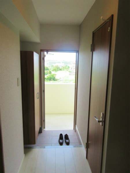 Modern 2LDK Apartment for Rent in Uruma City, Okinawa - Thumbnail 2