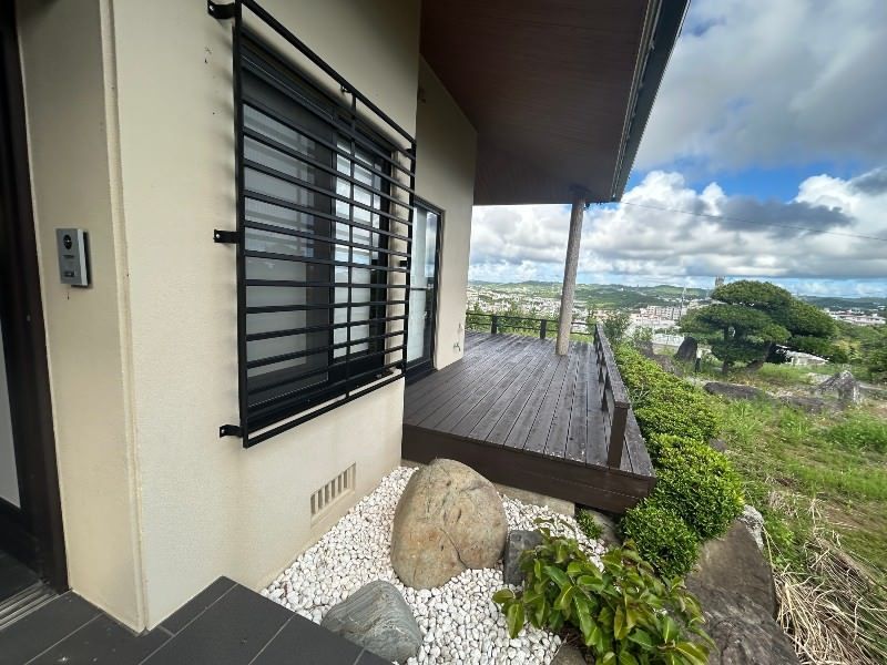 Luxury 3LDK Villa Rental with Garden in Yaese, Okinawa - Thumbnail 4