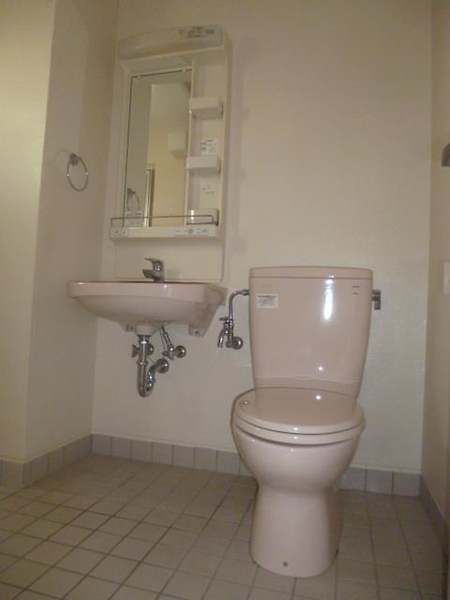 1LDK Apartment for Rent in Urasoe, Okinawa - Pure Corpo GU2 - Thumbnail 2
