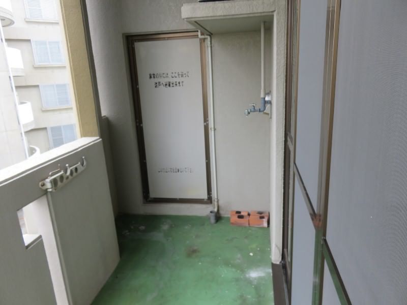 1K Apartment for Rent in Ginowan, Okinawa - 60,000 Yen - Thumbnail 2