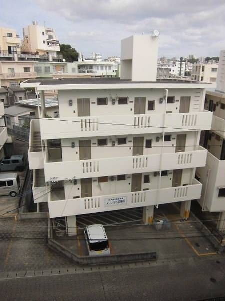 1K Apartment for Rent in Urasoe, Okinawa - 38,000 Yen - Thumbnail 2