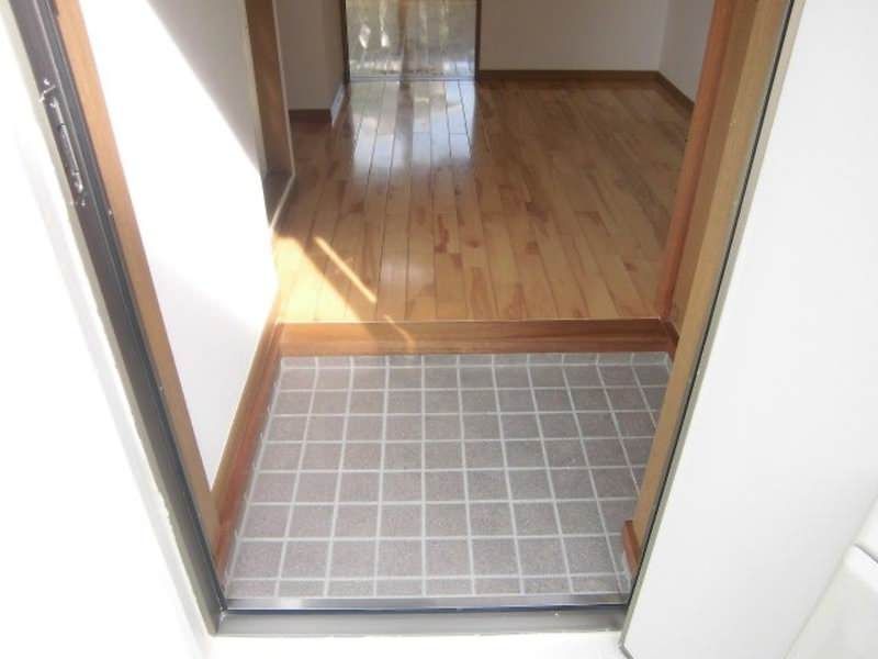 1K Apartment for Rent in Urasoe, Okinawa - 38,000 Yen - Thumbnail 4