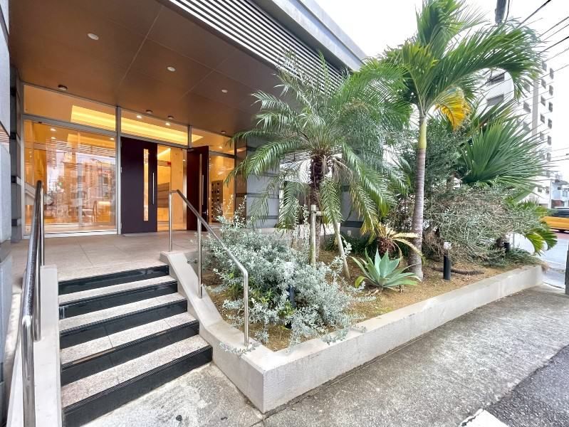 Milco Mansion Maebaru Sky Look 3LDK Pet-Friendly Rental - Thumbnail 2