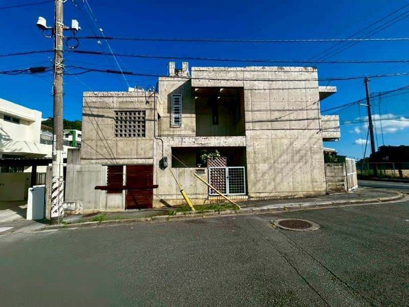 4LDK Reinforced Concrete Family Home in Okinawa City - Thumbnail 3
