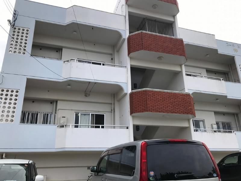 3DK Apartment for Rent in Okinawa City, Okinawa - Thumbnail 2