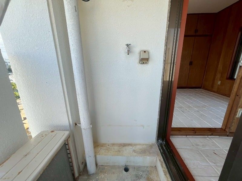 2K Apartment for Rent in Urasoe City, Okinawa - 36,000 Yen - Thumbnail 2