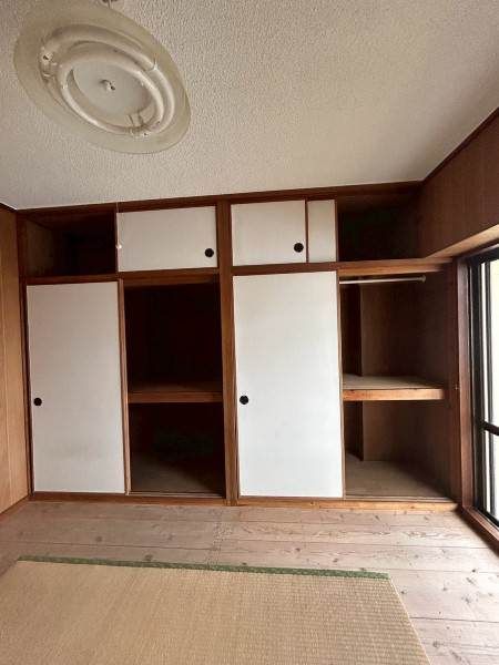 3DK Apartment for Rent in Urasoe, Okinawa with Separate Bath/Toilet - Thumbnail 4