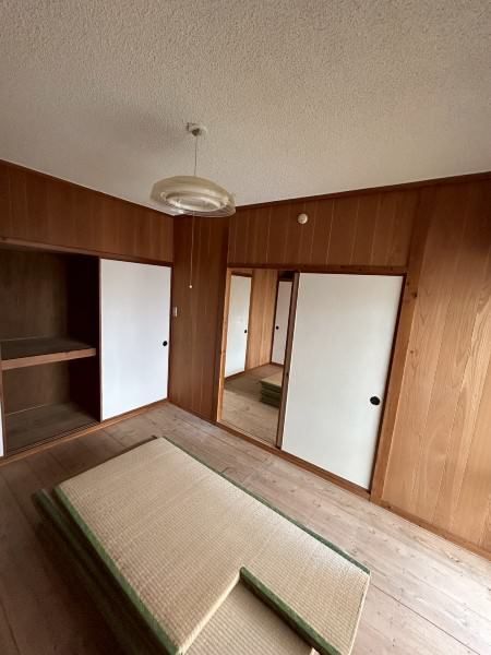 3DK Apartment for Rent in Urasoe, Okinawa with Separate Bath/Toilet - Thumbnail 3