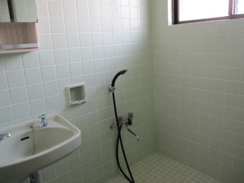 3DK Apartment for Rent in Ginowan, Okinawa - Thumbnail 3