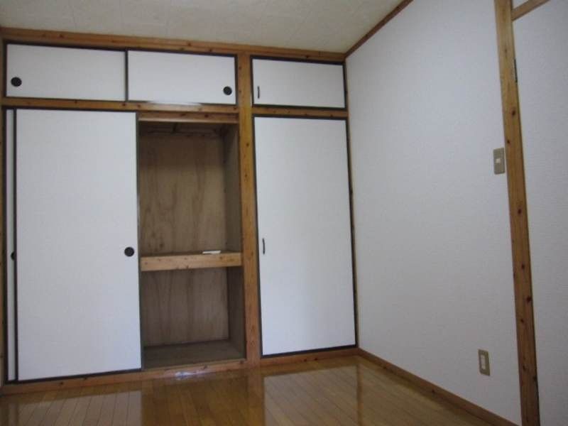 3DK Apartment for Rent in Ginowan, Okinawa - Thumbnail 4