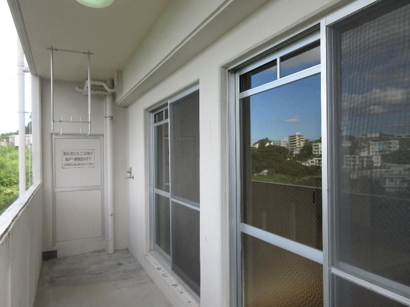 3DK Apartment for Rent in Ginowan, Okinawa - 49.6 sqm - Thumbnail 2