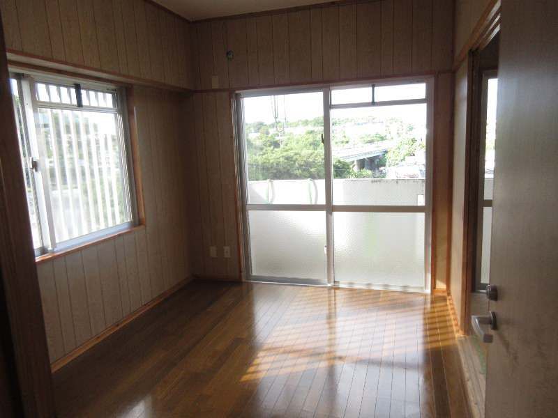 3DK Apartment for Rent in Ginowan, Okinawa - 49.6 sqm - Thumbnail 4