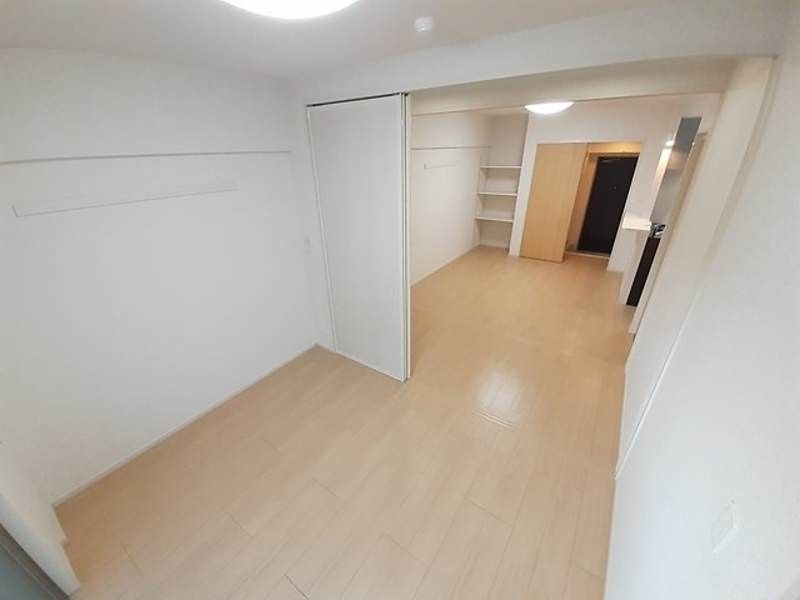 Modern 1DK Apartment for Rent in Naha City, Okinawa - Thumbnail 4
