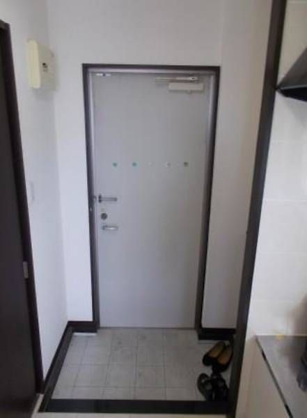 1K Apartment for Rent in Ginowan City, Okinawa - Image 1