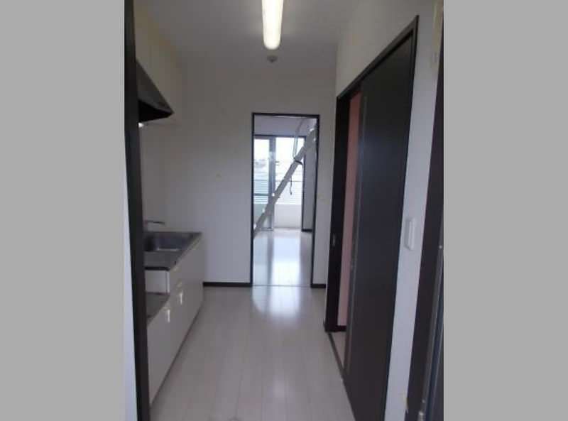 1K Apartment for Rent in Ginowan City, Okinawa - Thumbnail 3