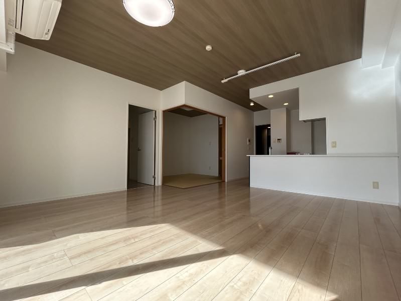 3LDK Apartment for Sale in Shuri, Naha | Pet Friendly & Near Castle - Thumbnail 2