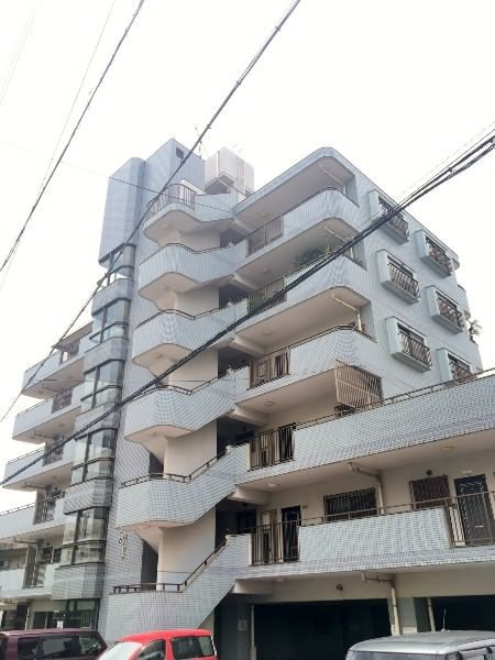 Spacious 3LDK Apartment for Sale in Naha, Okinawa - Thumbnail 2