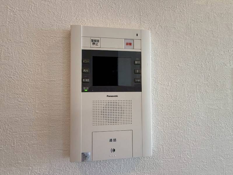 Spacious 3LDK Apartment for Rent in Yomitan, Okinawa - Thumbnail 2