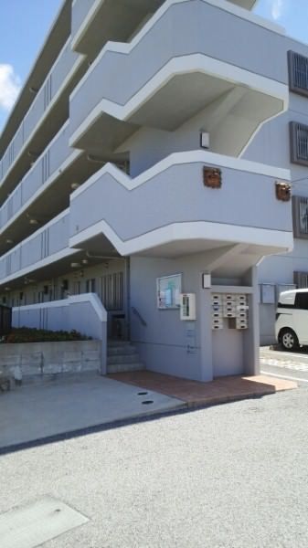 2LDK Apartment for Rent in Uruma City, Okinawa - Thumbnail 3